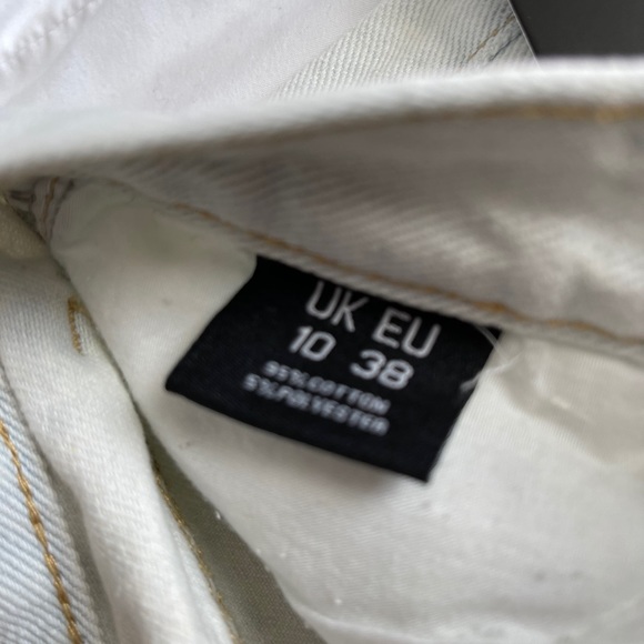 Pretty little thing denim shorts - Picture 2 of 3